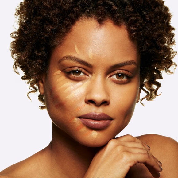 M•A•C STUDIO FIX CONCEAL & CORRECT PALETTE - Picture 2 of 13